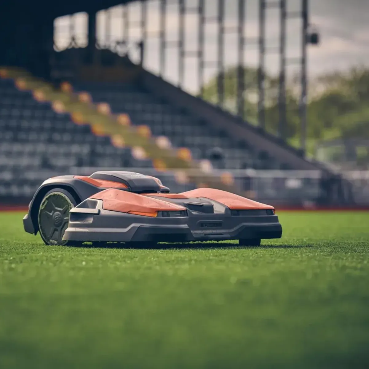 Husqvarna CEORA  Nagy területű gyepmenedzsment