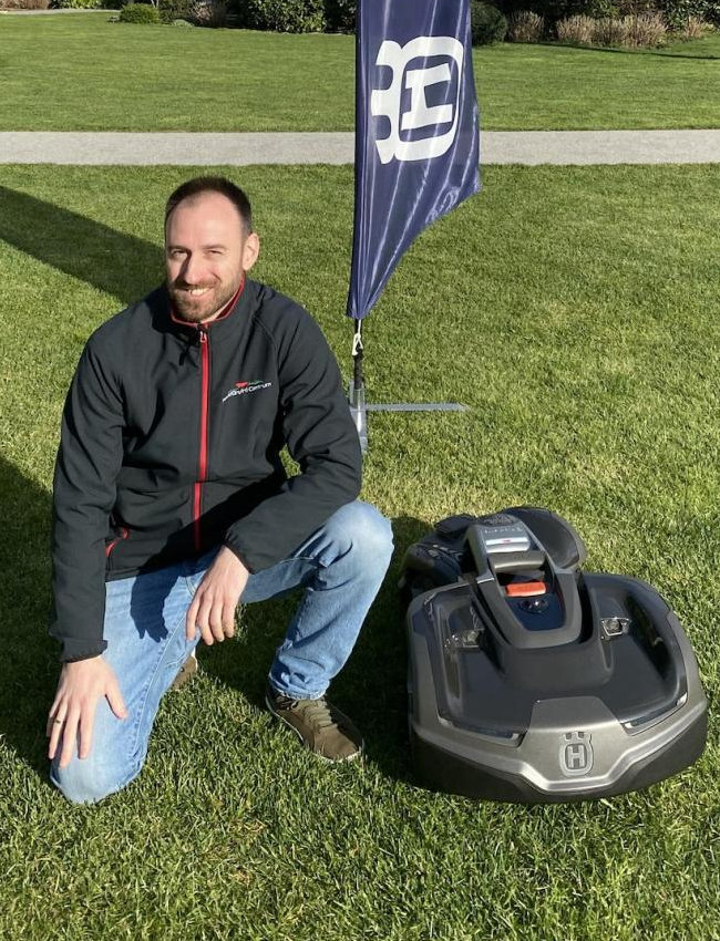 Kovács Tamás - értékesítő, robotfűnyíró szakértő