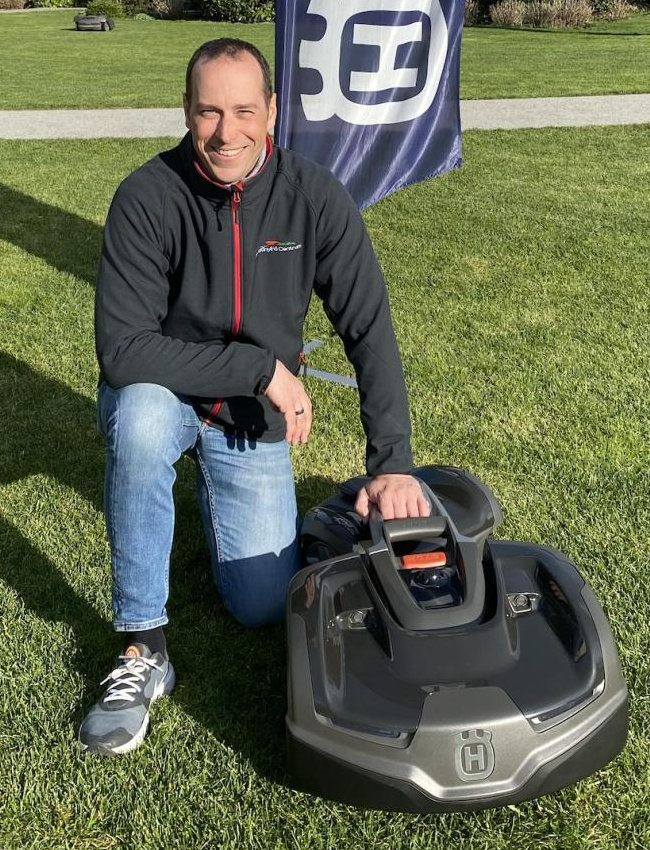 Pósa Péter égtulajdonos, robotfűnyíró szakértő