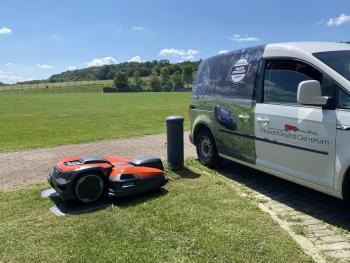 Ceora 544 EPOS + Razor 43M robotfűnyíró KIT 2026 9.Kép