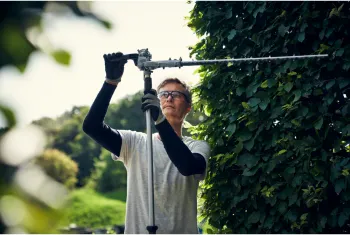 525iHE3 akkumulátoros magassági sövényvágó  (csak gép) 5.Kép