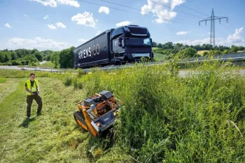 AS 1000 OVIS RC rádiótávirányítású lengőkéses szárzúzó 4.Kép