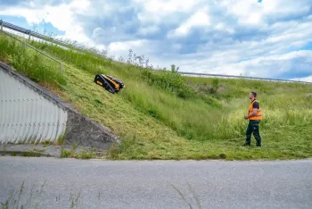 AS 990 Tahr RC rádiótávirányítású magasgazvágó rézsűnyíró 6.Kép